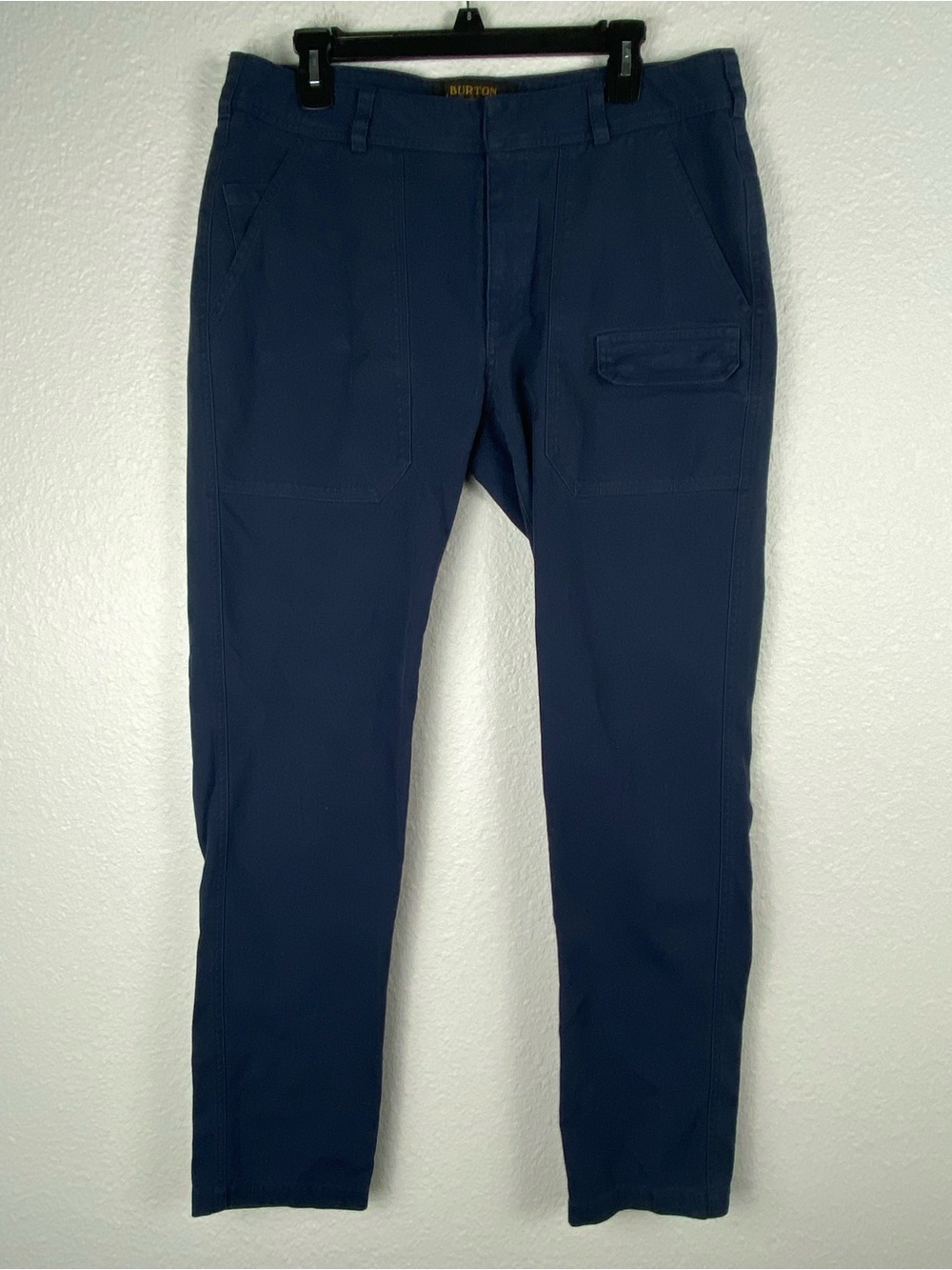 Burton men's blue pants featuring a utilitarian design with belt loops size 34